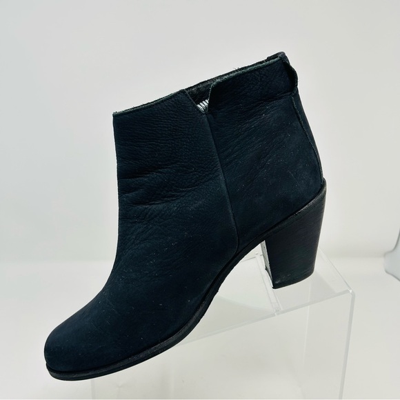 Humanoid Pull On Black Leather Heeled Ankle Boots Size 40 (US Size 9.5) - Picture 3 of 12